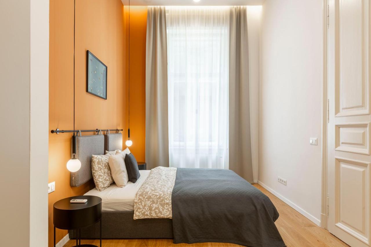 Luxurious Minimalist Residence With Sauna By Prestige Homes Budapeste Exterior foto