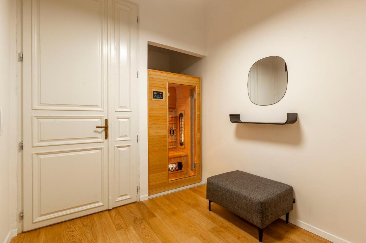 Luxurious Minimalist Residence With Sauna By Prestige Homes Budapeste Exterior foto